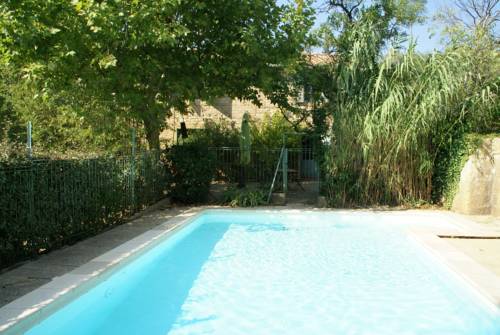 Mas Blauvac avec piscine, Entre Uzes Pont du Gard : Maisons de vacances proche de Flaux