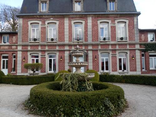 Manoir le Louis XXI : Maisons d'hotes proche de Gouzeaucourt