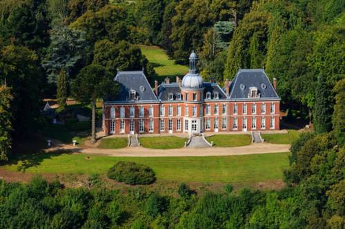 Chateau Du Landin : B&B / Chambres d'hotes proche d'Étréville