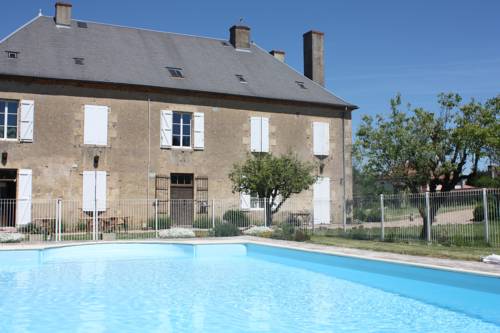 Château Latour : B&B / Chambres d'hotes proche de Paray-le-Frésil