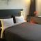 Hotels Les Colonnes Strasbourg Zenith : photos des chambres
