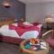 Hotels Logis Burnel Et La Cle Des Champs : photos des chambres