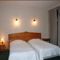 Hotels LOGIS - Auberge Du Colombier : photos des chambres