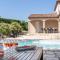 Villas Luxurious villa in Oupia with private pool : photos des chambres