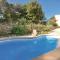 Maisons de vacances Nice home in St Anastasie s Issoles with 3 Bedrooms, Internet and Outdoor swimming pool : photos des chambres