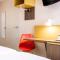 Hotels Comfort Hotel Lille Lomme : photos des chambres