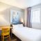 Hotels B&B HOTEL Maurepas : photos des chambres