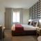 Hotels The Originals City, Hotel La Saulaie, Saumur Ouest (Inter-Hotel) : photos des chambres