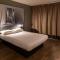 Hotels B&B HOTEL Troyes Magasins d'usine : photos des chambres