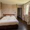Hotels Chateau de la Falque, The Originals Relais (Relais du Silence) : photos des chambres