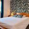 Hotels LOGIS-Auberge Les Vallees Du Perche : photos des chambres