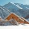 Chalets Le Baouba Hameau des Chazals Nevache Hautes Alpes : photos des chambres