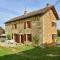 Maisons de vacances Cosy Holiday Home in Loubejac Aquitaine with Swimming Pool : photos des chambres