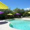 Maisons de vacances Maison de 4 chambres avec piscine partagee jacuzzi et jardin amenage a Simaine La Rotonde : photos des chambres