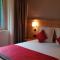 Hotels AUBERGE DES GLIERES : photos des chambres