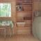 Maisons de vacances Charming 1-Bed Cottage in Sougeres-en-Puisaye : photos des chambres