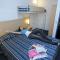 Hotels Mister Bed Lomme : photos des chambres