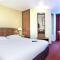 Hotels Kyriad Geneve St-Genis-Pouilly : photos des chambres
