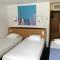 Hotels Kyriad Direct Marseille Est La Valentine : photos des chambres