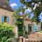 Maisons de vacances 5 bedroom house with private pool, S Dordogne : photos des chambres