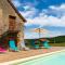 Villas Villa de 6 chambres avec piscine privee sauna et jardin a Saint Bonnet de Vieille Vigne : photos des chambres