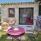 Maisons de vacances Nice home in Ste Cecile les Vignes with WiFi and Outdoor swimming pool : photos des chambres