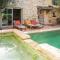 Maisons de vacances Awesome home in ROUJAN with WiFi, 3 Bedrooms and Outdoor swimming pool : photos des chambres