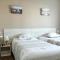 Hotels Hotel Le Poulmic : photos des chambres