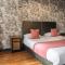 Hotels Hotel Le Petit Perier : photos des chambres