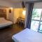 Hotels Hotel Restaurant La Chartreuse Logis de France : photos des chambres