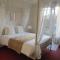 Hotels Hotel Saint Cyr : photos des chambres