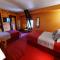Hotels Hotel De La Barbacane : photos des chambres