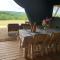 Tentes de luxe Safari tent lodges with a beautiful view at Lot Sous Toile : photos des chambres