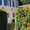 Maisons de vacances La Jeannette - maison avec jardin : photos des chambres