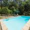 Maisons de vacances Serene Holiday Home in Les Salelles with Swimming Pool : photos des chambres