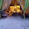 Tentes de luxe Luxe safarilodgetent met boxspring bedden : photos des chambres