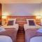 Hotels Brit Hotel Confort Pau Lons : photos des chambres