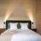 Hotels Hostellerie De Levernois : photos des chambres