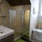 B&B / Chambres d'hotes Chambre prive avec salle de bains privative et dressing : photos des chambres