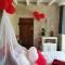 B&B / Chambres d'hotes Jacuzzi Privatif Paradise Vin Plateau dinatoire offert wifi : photos des chambres