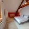 Maisons de vacances Gite La Roche-Neuville-Saint-Sulpice, 5 pieces, 10 personnes - FR-1-600-206 : photos des chambres