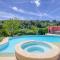 Maisons de vacances Beautiful house with pool and garden : photos des chambres