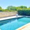 Maisons de vacances Maison d'une chambre avec piscine privee jardin clos et wifi a La Calmette : photos des chambres