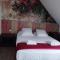 Hotels Brit Hotel L'Arrivee Guingamp : photos des chambres