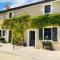 Appartements Gite des Abeilles - Cosy, Rural & Tranquil with Shared Pool : photos des chambres