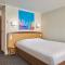 Hotels Kyriad Direct Nancy Est - Essey : photos des chambres