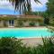 Villas Villa de 5 chambres avec piscine privee jardin clos et wifi a Ploubezre a 7 km de la plage : photos des chambres