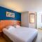 Hotels Comfort Hotel Evreux : photos des chambres