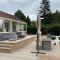 Maisons de vacances Property with heated pool near Deauville : photos des chambres