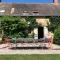 Villas Beautiful country house 1 hr 45 min from Paris : photos des chambres